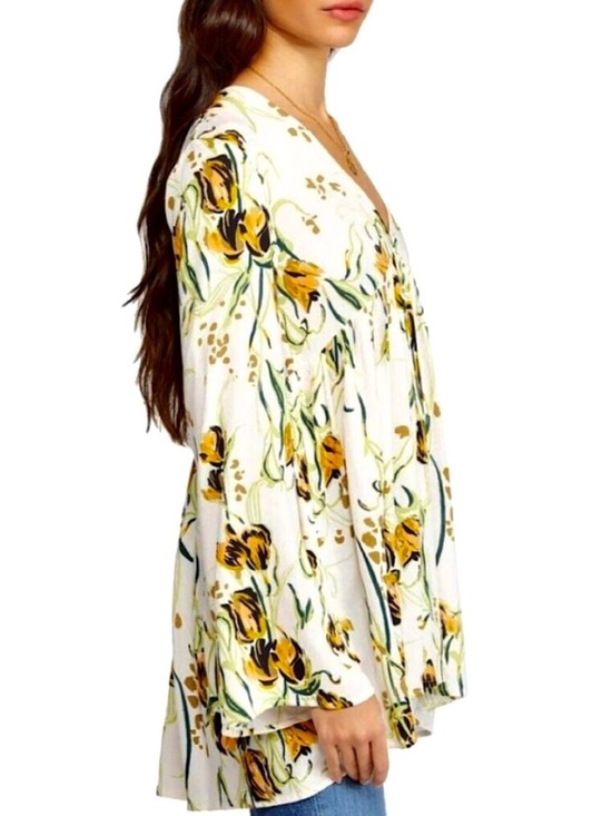Free People Tops - 🌺🎉HP🎉🌺 NWT Free People Bella Floral Print Top